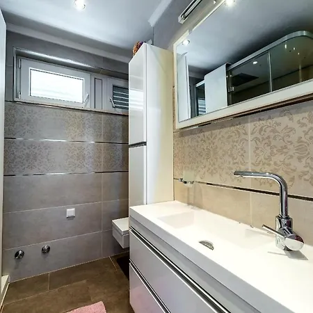 Violet - Two Bedroom With Balcony And Sea View *