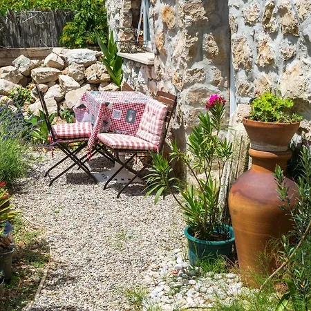 Violet - Two Bedroom With Balcony And Sea View *
