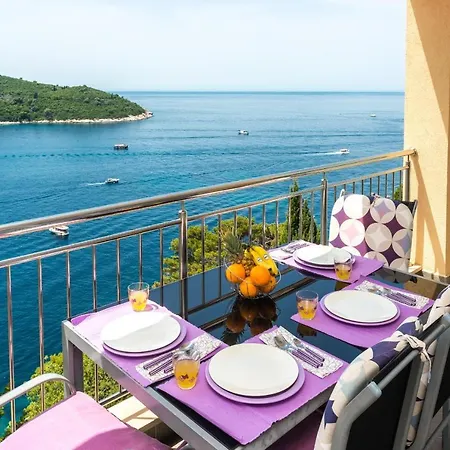 Violet - Two Bedroom With Balcony And Sea View