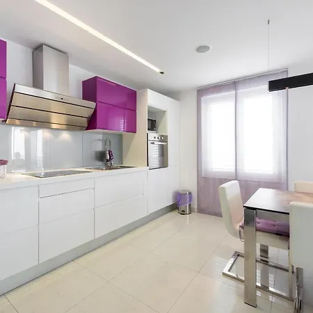 Violet - Two Bedroom With Balcony And Sea View