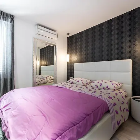 Violet - Two Bedroom With Balcony And Sea View 公寓 *